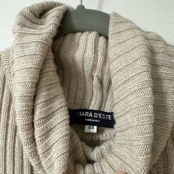 Ciara d’Este Beige dress - Picture 4 of 4